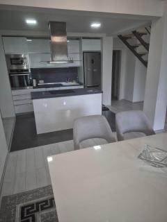 Elizabeth Apartment - 3