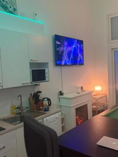 Urban Pair Luxe Suites - 5