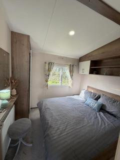 Cornish Coastal Retreat - Dog Friendly Caravan - 8