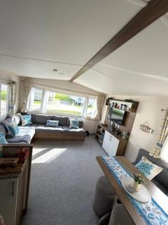 Cornish Coastal Retreat - Dog Friendly Caravan - 7