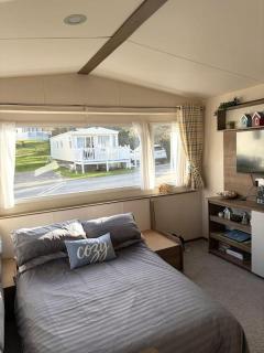 Cornish Coastal Retreat - Dog Friendly Caravan - Hedley Wood Holiday Park - 4