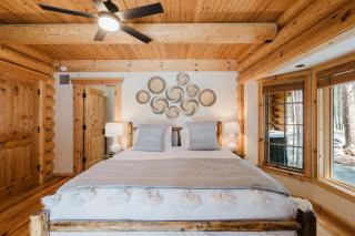 Riverfront log cabin style home with full kitchen deck washer & dryer and WIFI - 8