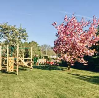 Peaceful 8-Berth Caravan Retreat Pet Friendly - Malvern View Holiday Park - 8
