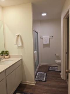 Heart of E-town 5BR Home - 2