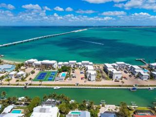 Mariner Pointe 813 - 8