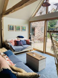 Peaceful Oak-Framed Retreat in the Heart of Devon - 3