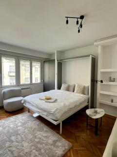 White City Nest - 9
