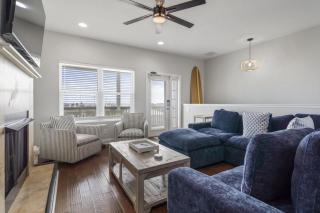 Surf View at St Augustine One Block to Beach and Screened Heated Pool - St. Augustine - 2