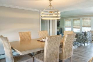 Steps to the Beach Pet Friendly Home - 7