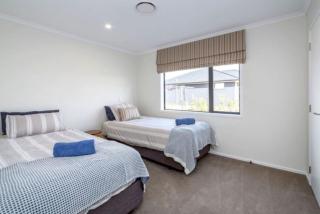 Arthurs Vineyard - Sleeps 10 - 4