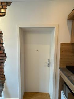 Studio Apartment Industrial Look - eigenes Bad und Küche - NEU - 8