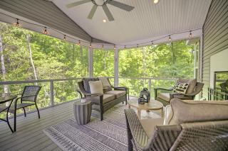 Pool, Hot Tub & Screened Porch - Fireplace Overlooking Wooded Ravine - 4