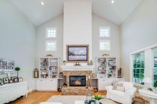 Luxury Retreat - Pool, Hot Tub, Outdoor Kitchen & Fire Pit - 2