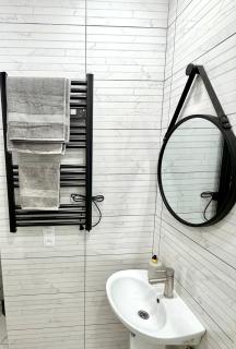 Троїцька площа 3 Квартира Самий Центр Окремий Вхід - 2