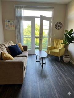 Comfy King Apartment Near Legacy West King Bed, Pool & Gym - 7