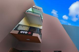 Super Hotel O Green Park Residency 2 - 1