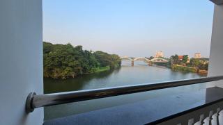 Dew River Castle Lake View Stay Aluva Cochin - 9