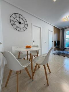 Del Cura Apartments with Balcony & Pool - 4