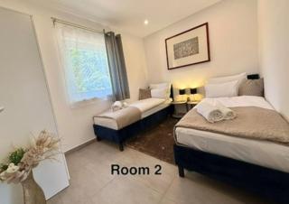 Local-Lux Garden Residence A- 2 Bedrooms-Terrace - 1