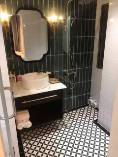 Gold Coast Hotel - 7