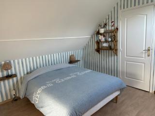 Maison au milieu des bois et des animaux - 4