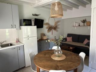 Maison au milieu des bois et des animaux - 7