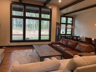 Luxury Glacier Retreat Near Whitefish Skiing - 3