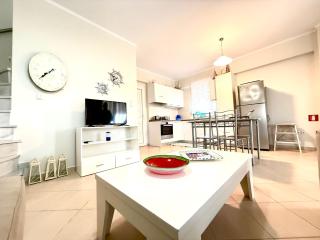 SEASIDE MAISONETTE - 2