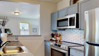 Summit Lookout Bungalow - 2