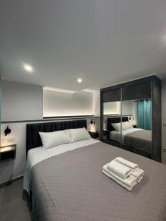 Golden Ecco Suites - 3