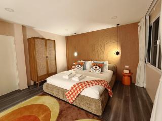 Retrovibes Sathorn BTS Saphan Taksin ICONSIAM Asiatique Chao Phraya Max 9 persons - 2