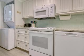 Walk to Beach! Hilton Head Island Escape w/ Pool - 1