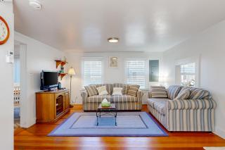 Charming 3BR Cottage Near the Beach with Deck - 6