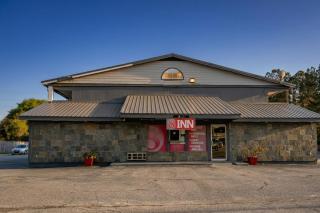 8 Inn By Capital O Americus US 19 - 0