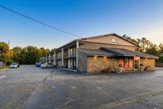 8 Inn By Capital O Americus US 19 - 8