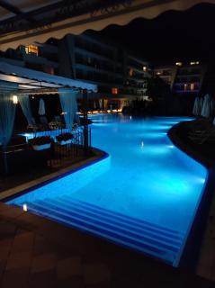 Luxury Penthouse Studio with Outdoor Hot Tub and Panoramic Views - 6