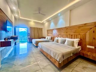 The Edge Heavan Resort - Luxury Rooms With Open Terrace Near JW Marriott - 5