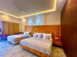 The Edge Heavan Resort - Luxury Rooms With Open Terrace Near JW Marriott - 4