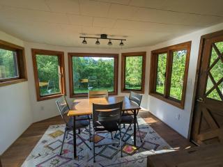 Log Cabin with Mountain Views - 7
