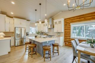Luxury McCall Lodge: Hike, Ski, Golf & More! - 9