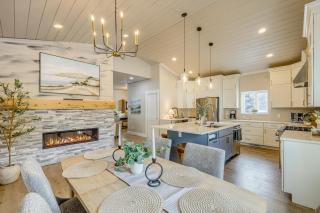 Luxury McCall Lodge: Hike, Ski, Golf & More! - 3