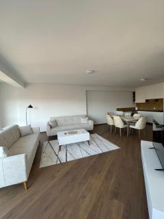 Sky Line Apartm in City Center, 3BR, Free Parking - Prishtinë - 9