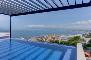 Ocean View Retreat-Rooftop Deck & Panoramic Views - 6