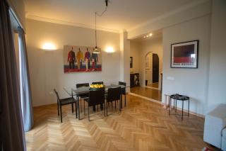 Elegant 2BR Residence - Walk to Acropolis & Plaka - 9