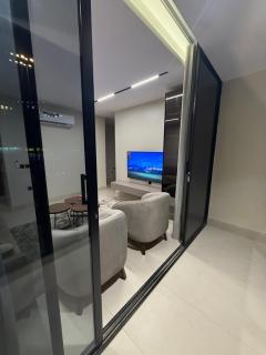 غرفه وصاله مع اطلاله فاخره مع بلكونه - 9