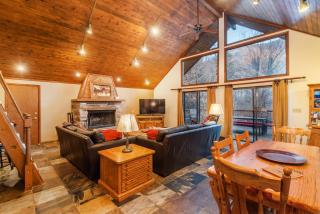 Hillside Hideaway - Hot Tub, Sauna, Kids loft - 2