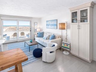 Stunning Bay Views | Beach Access - Deck - Parking - 1