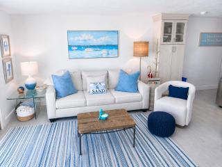 Stunning Bay Views | Beach Access - Deck - Parking - 6