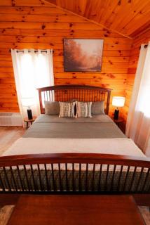 Secluded Cozy Log Cabin Villa - 6