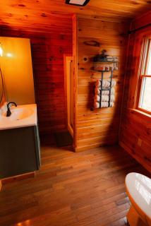 Secluded Cozy Log Cabin Villa - 4